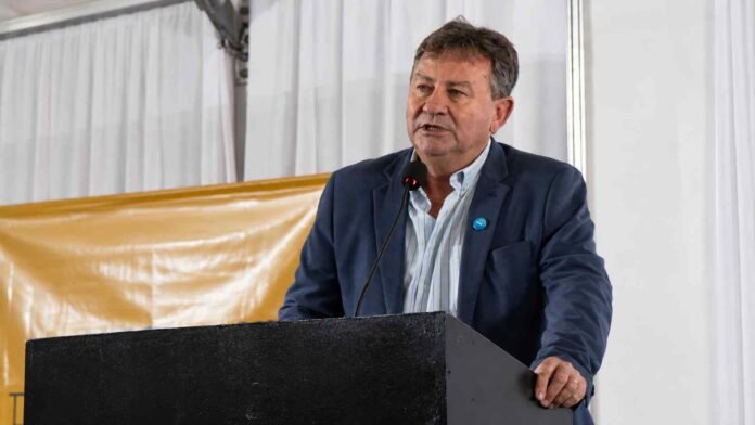 Alejandro Bravo, presidente de CAENA, durante una exposición vinculada al Congreso de Nutrición Animal 2026.