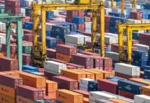 Las exportaciones agroindustriales a la UE crecieron 21% tras el acuerdo con Mercosur Terminal portuaria con contenedores y grúas de carga, en una imagen que representa el movimiento del comercio exterior y las exportaciones.